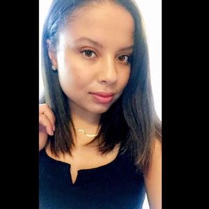 Meet your Posher, Alizia